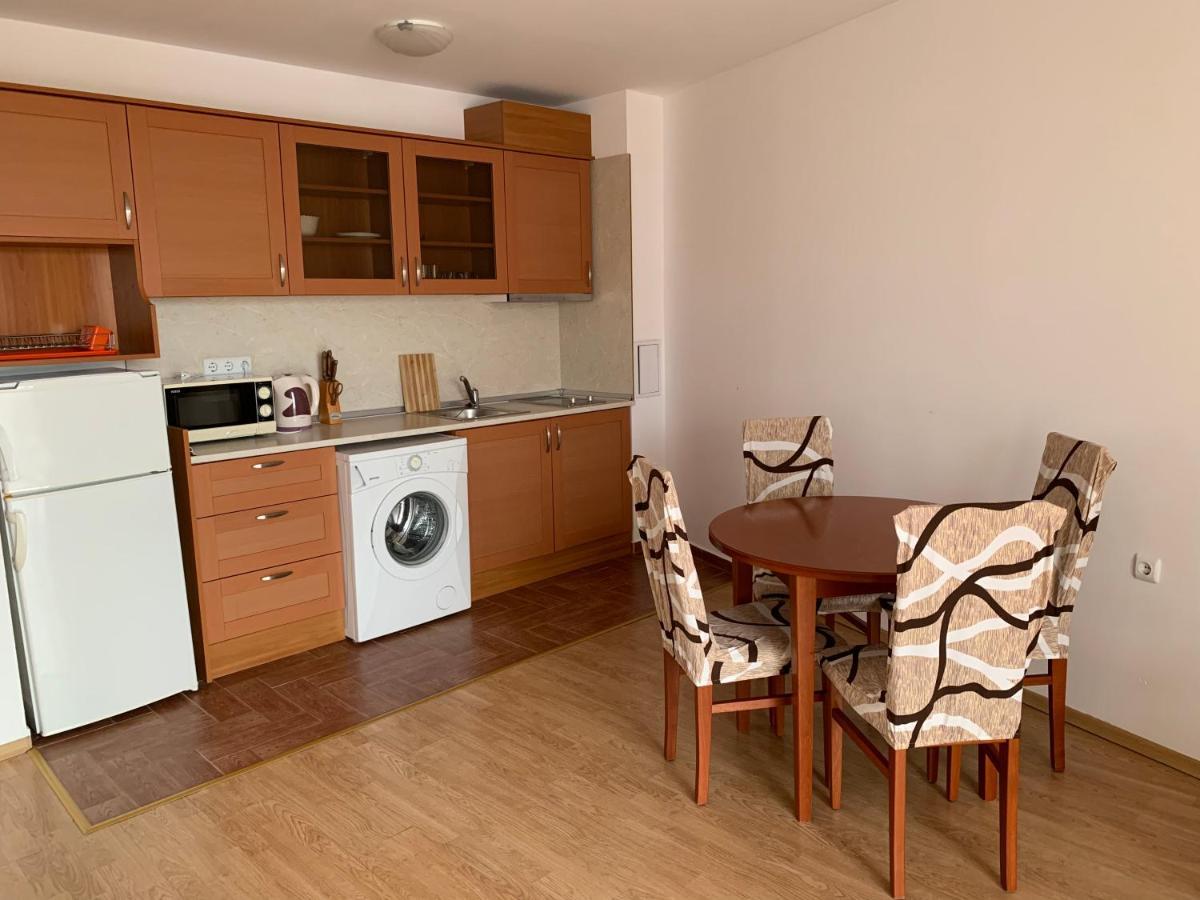 Riviera Fort Beach Apartments By Kalina Resort, Ravda Exterior foto