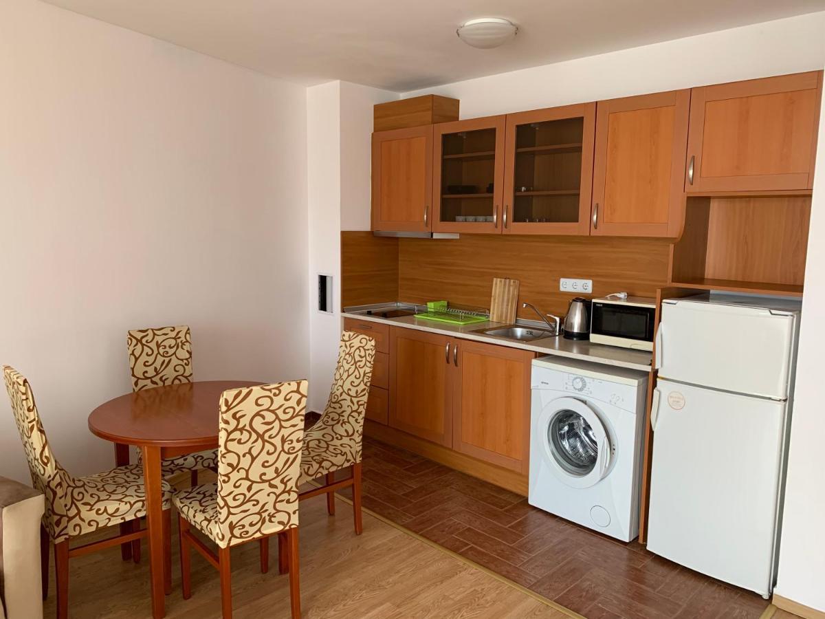 Riviera Fort Beach Apartments By Kalina Resort, Ravda Exterior foto
