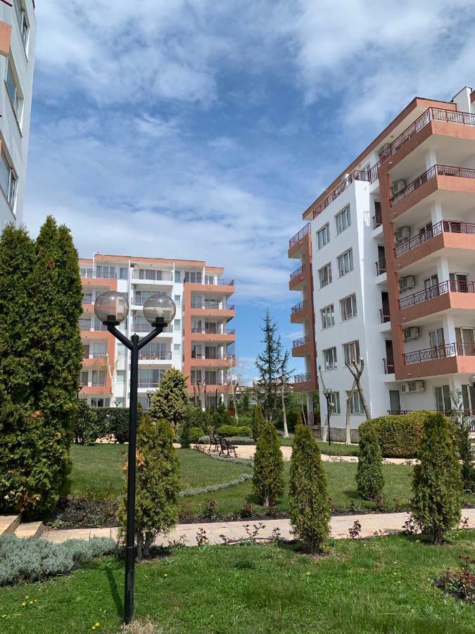 Riviera Fort Beach Apartments By Kalina Resort, Ravda Exterior foto